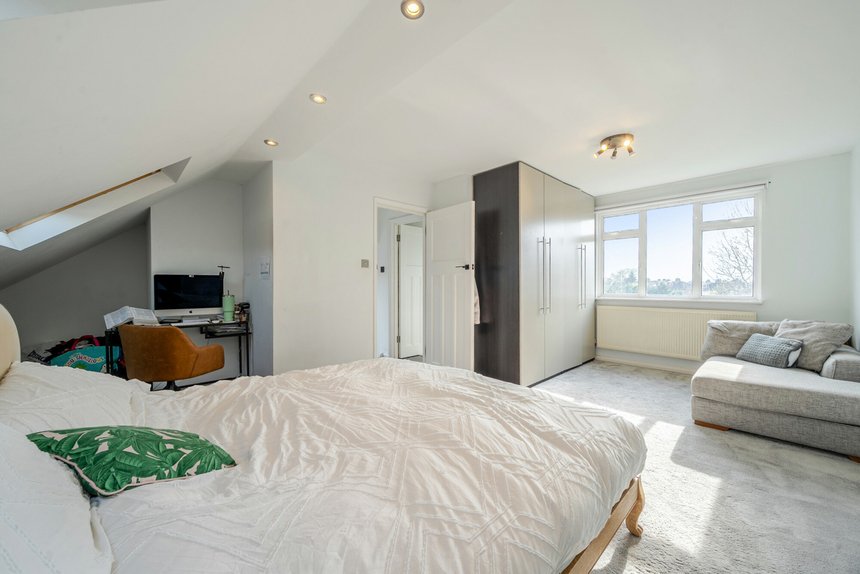 under offer the gardens london 47098 - Gibbs Gillespie