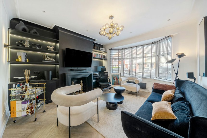 under offer the gardens london 47098 - Gibbs Gillespie