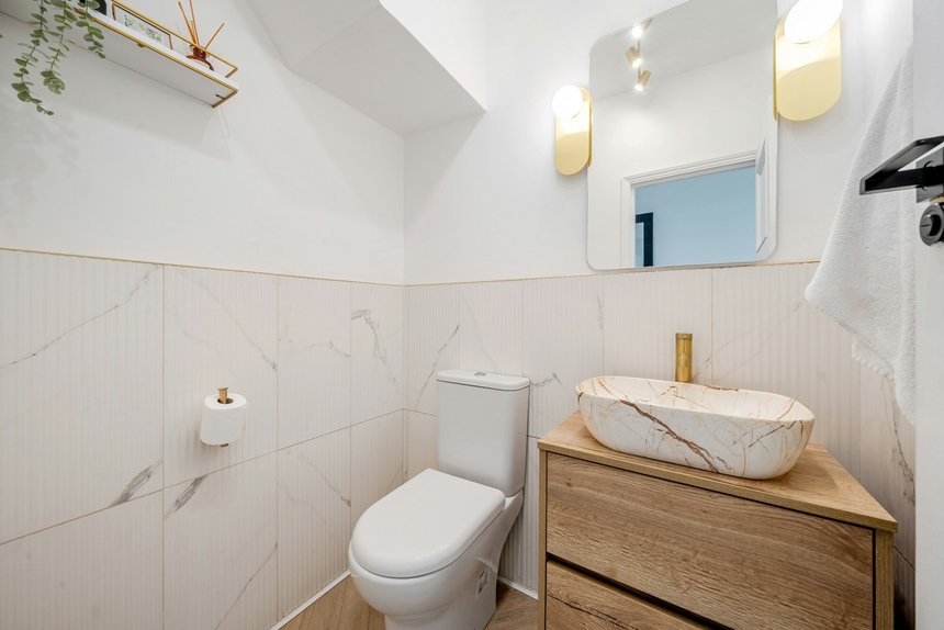 under offer the gardens london 47098 - Gibbs Gillespie