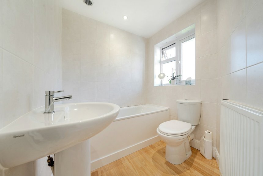 sold north way london 47118 - Gibbs Gillespie