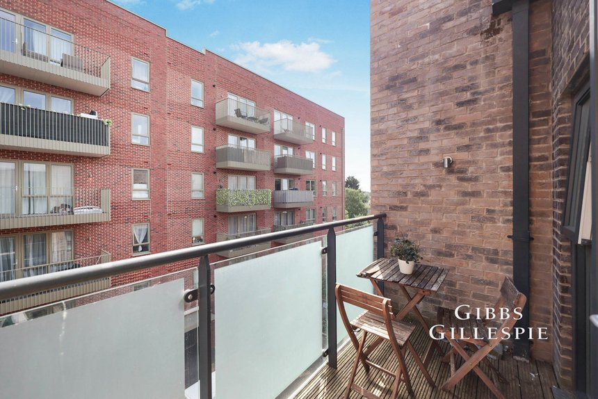 to let oxhey drive london 47166 - Gibbs Gillespie