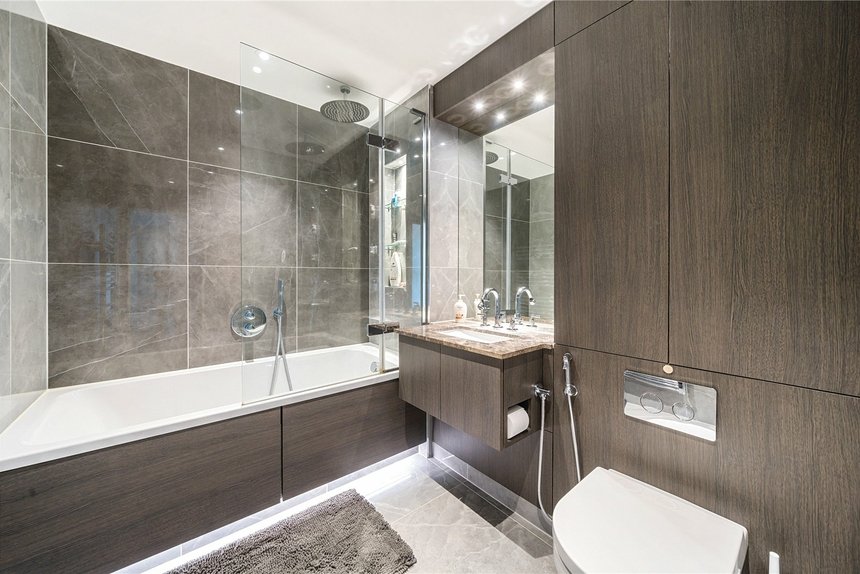for sale dickens yard london 47245 - Gibbs Gillespie
