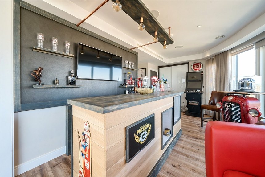 for sale dickens yard london 47245 - Gibbs Gillespie