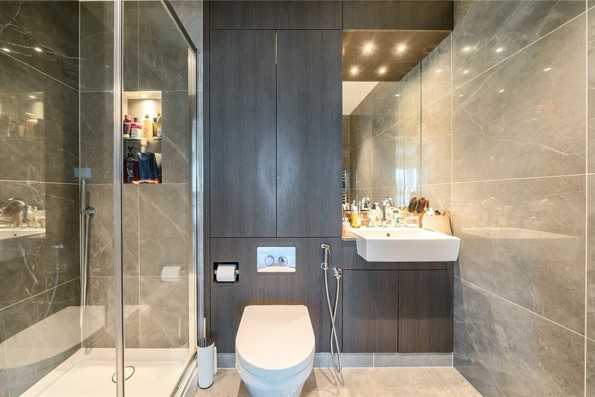 for sale dickens yard london 47245 - Gibbs Gillespie