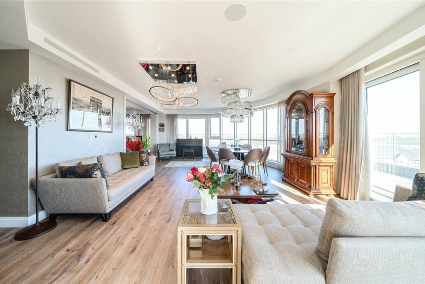 for sale dickens yard london 47245 - Gibbs Gillespie