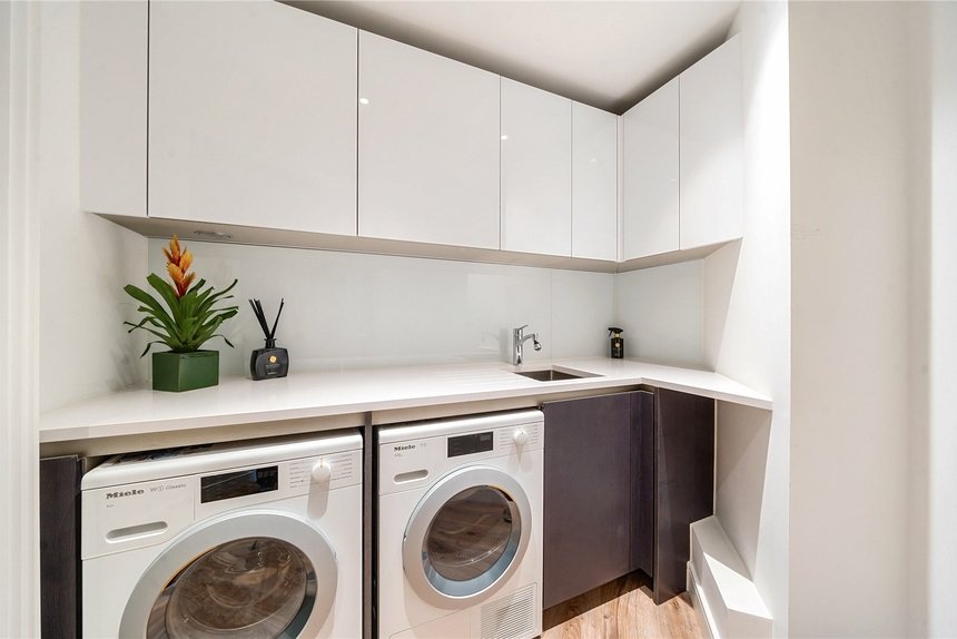 for sale dickens yard london 47245 - Gibbs Gillespie