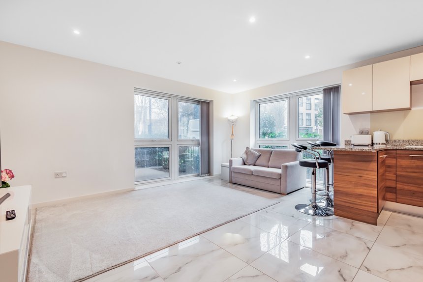 let sovereign court london 47617 - Gibbs Gillespie
