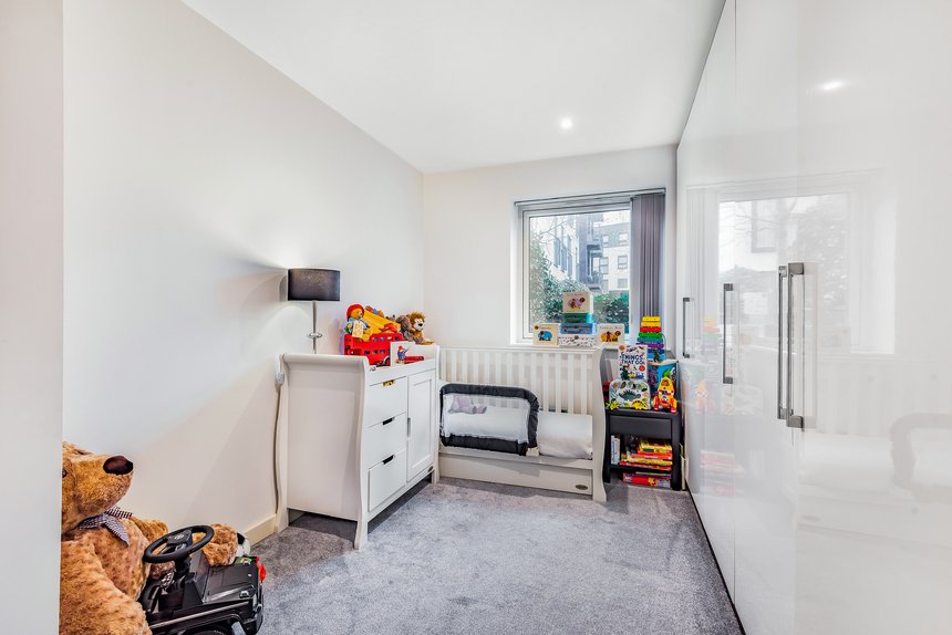 let sovereign court london 47617 - Gibbs Gillespie