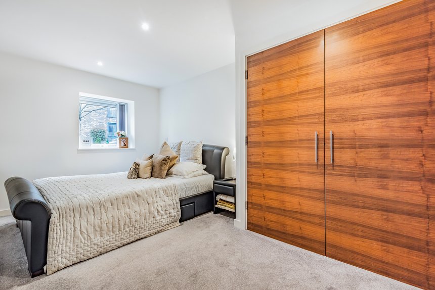 let sovereign court london 47617 - Gibbs Gillespie