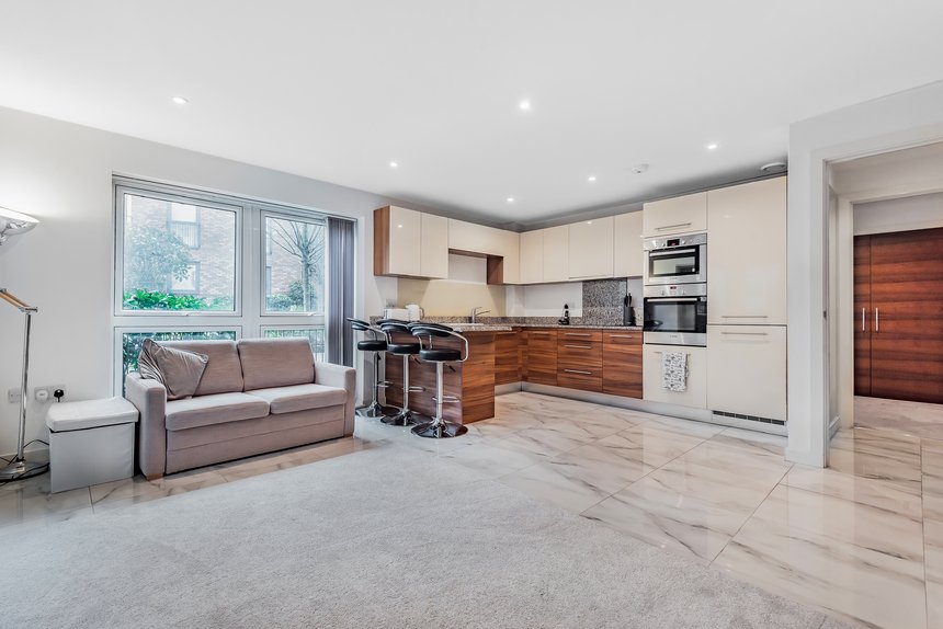 let sovereign court london 47617 - Gibbs Gillespie