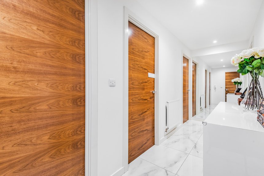 let sovereign court london 47617 - Gibbs Gillespie