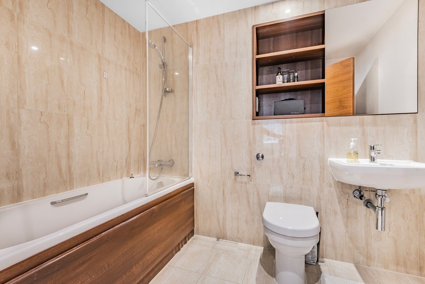 let sovereign court london 47617 - Gibbs Gillespie