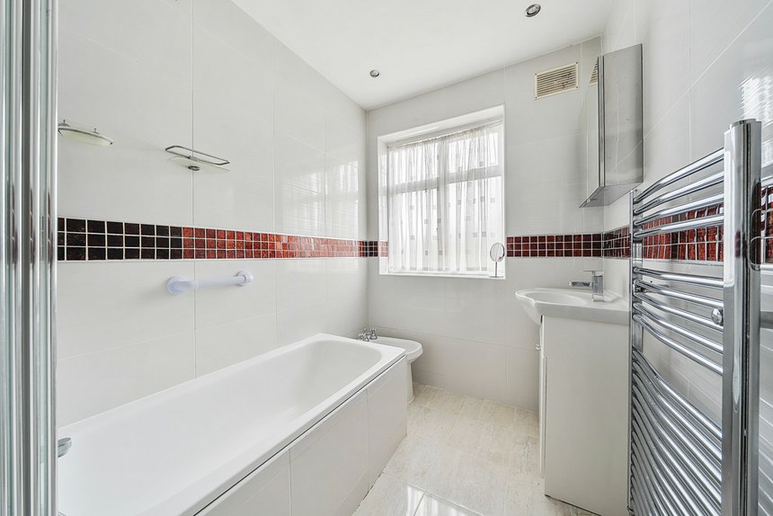 under offer malvern avenue london 48186 - Gibbs Gillespie