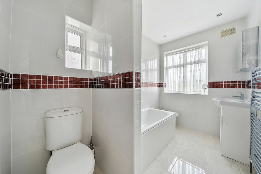 under offer malvern avenue london 48186 - Gibbs Gillespie