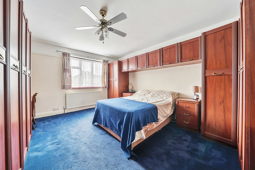 under offer malvern avenue london 48186 - Gibbs Gillespie