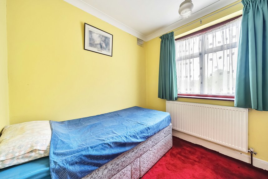 under offer malvern avenue london 48186 - Gibbs Gillespie