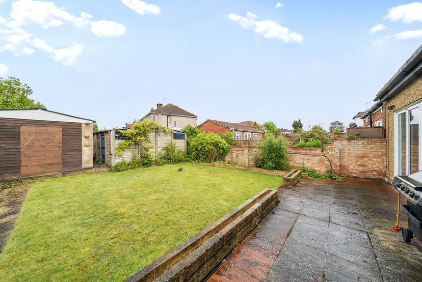 under offer malvern avenue london 48186 - Gibbs Gillespie