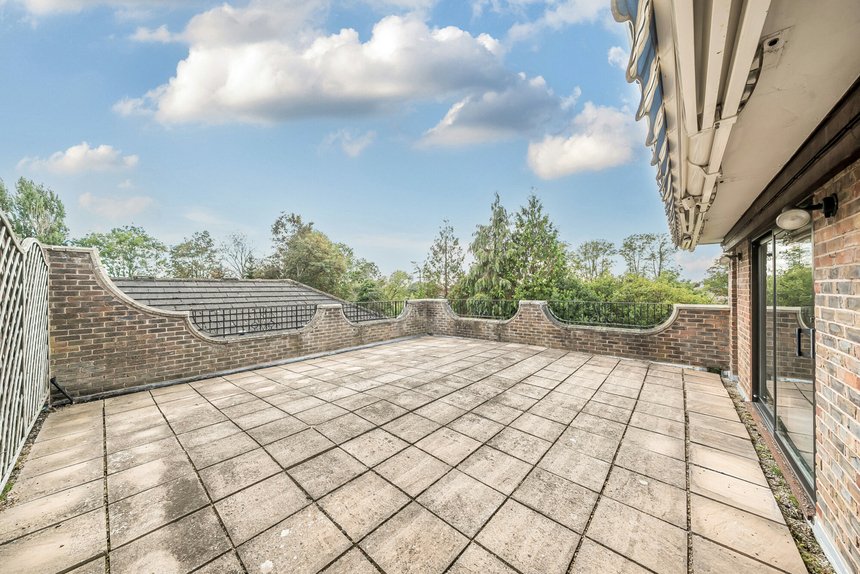 under offer carew road london 48559 - Gibbs Gillespie