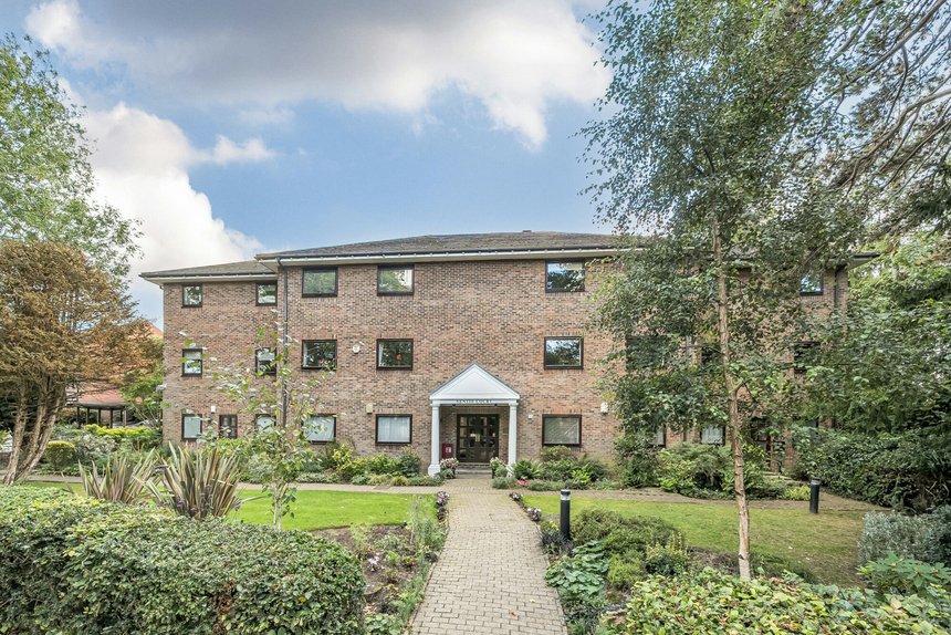 under offer carew road london 48559 - Gibbs Gillespie