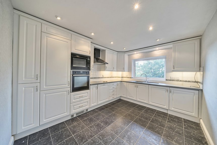 under offer carew road london 48559 - Gibbs Gillespie
