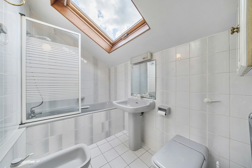 under offer carew road london 48559 - Gibbs Gillespie