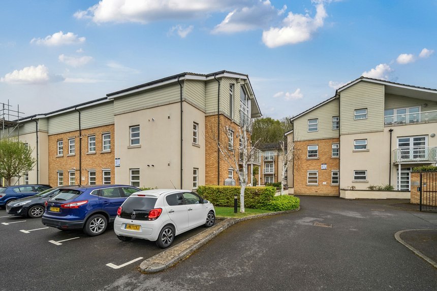for sale the quadrant london 48563 - Gibbs Gillespie