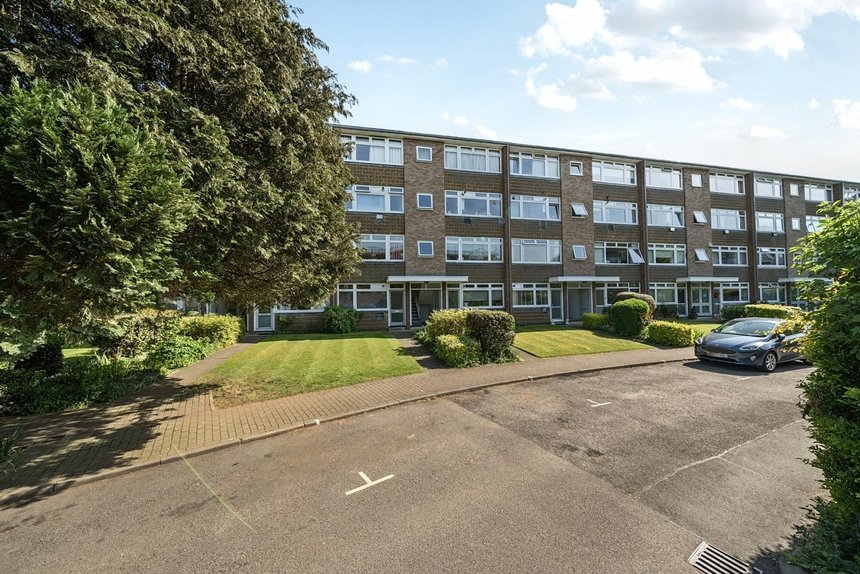 let bury meadows london 48657 - Gibbs Gillespie