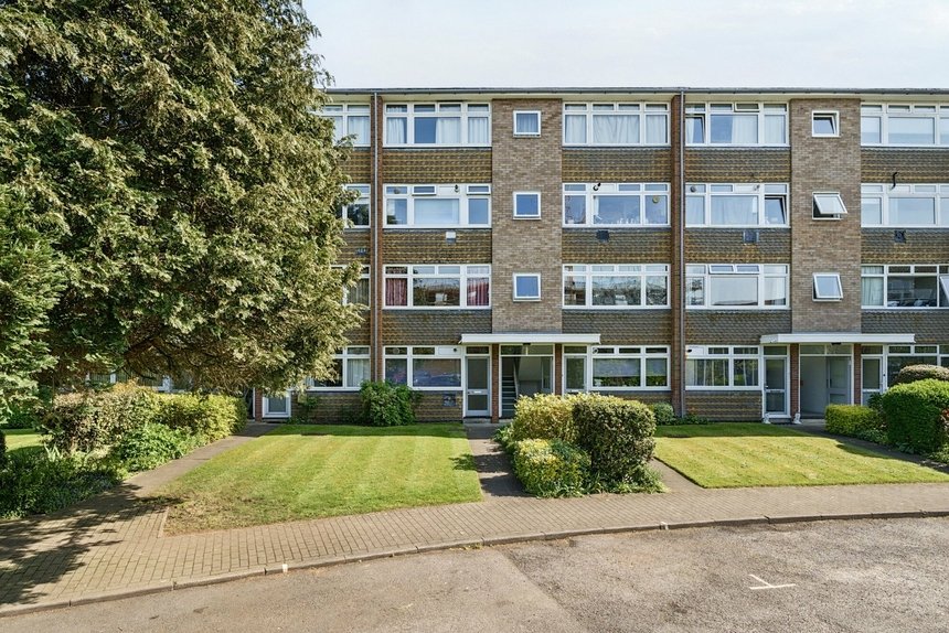 let bury meadows london 48657 - Gibbs Gillespie