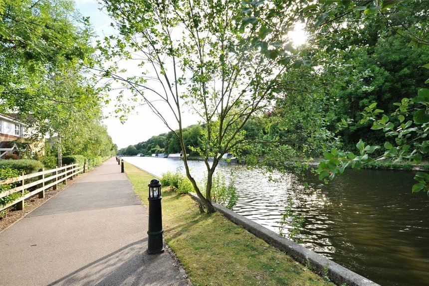 to let byewaters london 48663 - Gibbs Gillespie