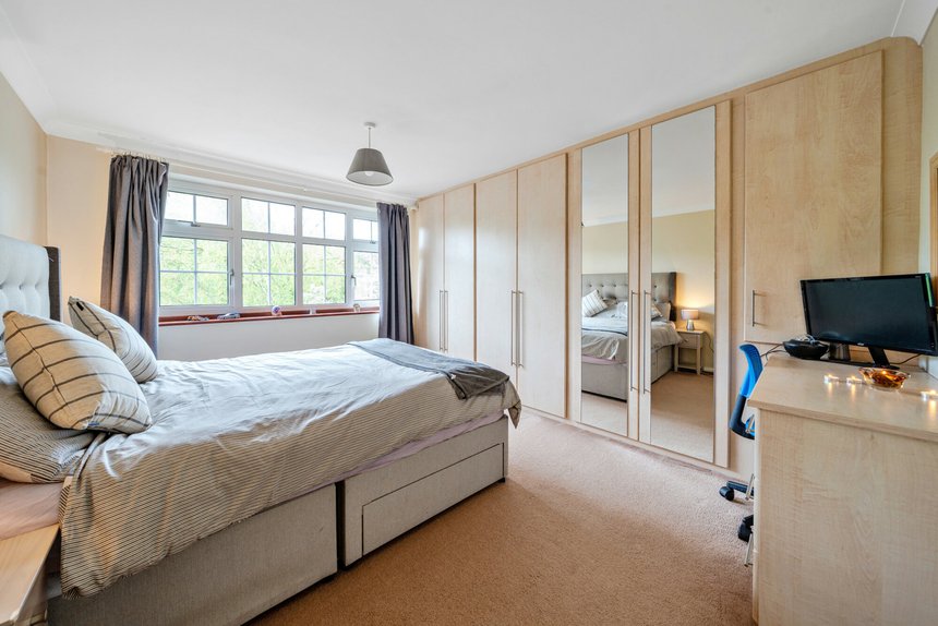 sold farthing green lane london 49010 - Gibbs Gillespie