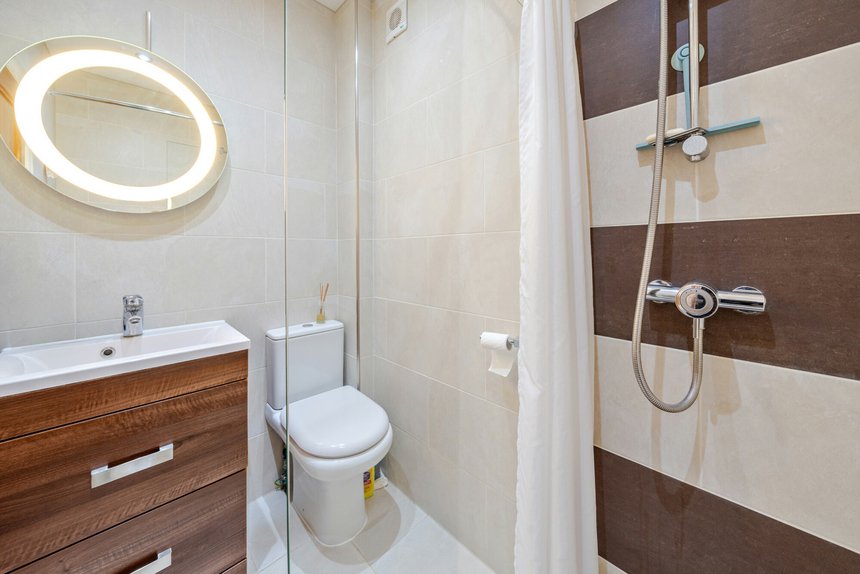 sold farthing green lane london 49010 - Gibbs Gillespie