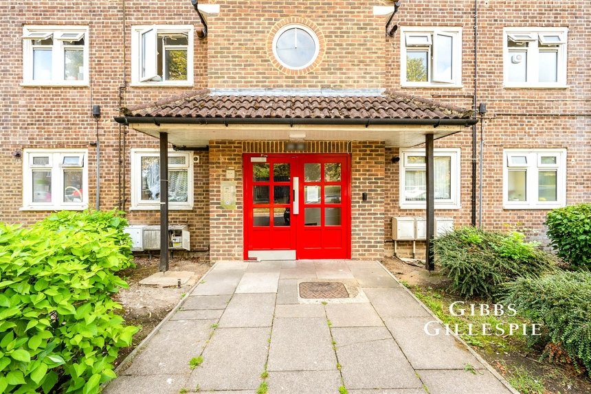 to let haydon drive london 49065 - Gibbs Gillespie
