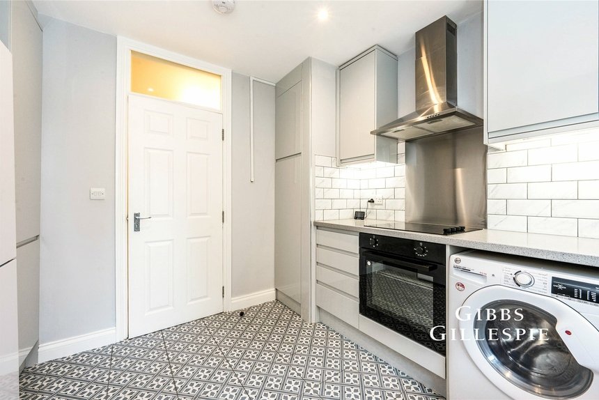 to let haydon drive london 49065 - Gibbs Gillespie