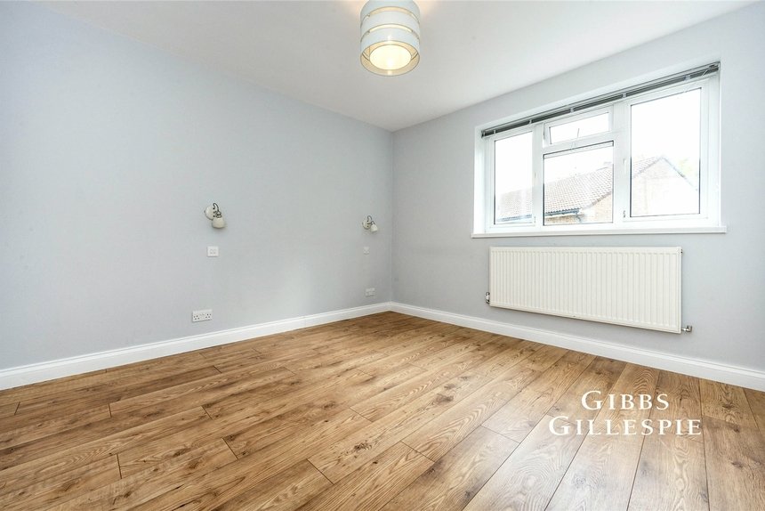 to let haydon drive london 49065 - Gibbs Gillespie