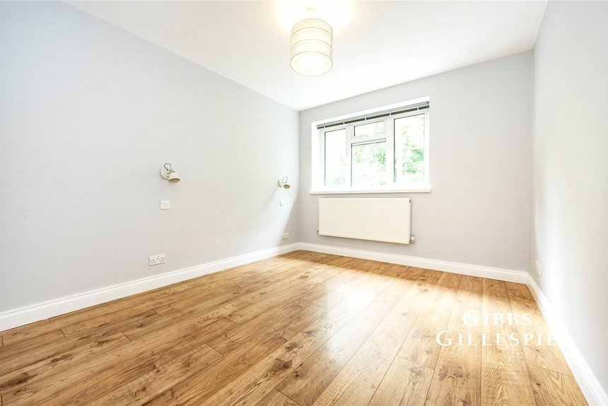 to let haydon drive london 49065 - Gibbs Gillespie