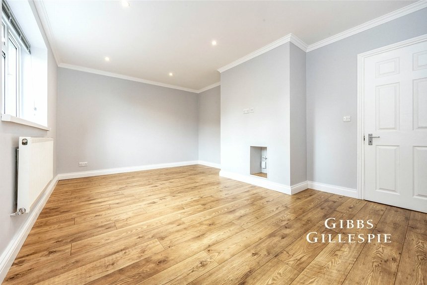 to let haydon drive london 49065 - Gibbs Gillespie