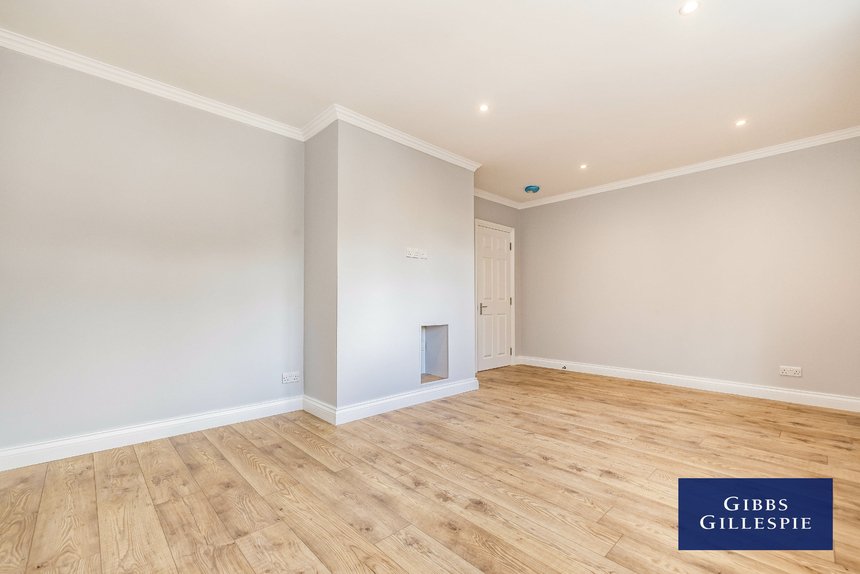 to let haydon drive london 49065 - Gibbs Gillespie