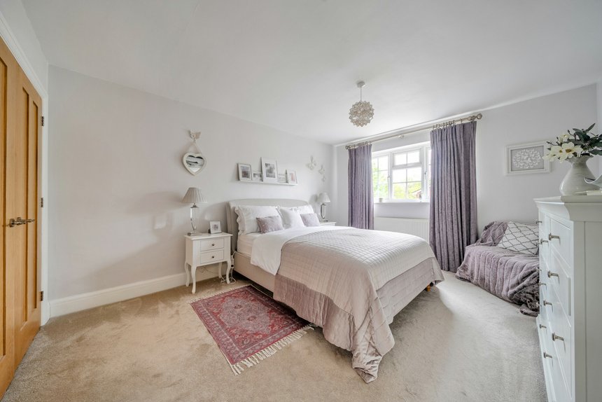 under offer whitegates close london 49132 - Gibbs Gillespie