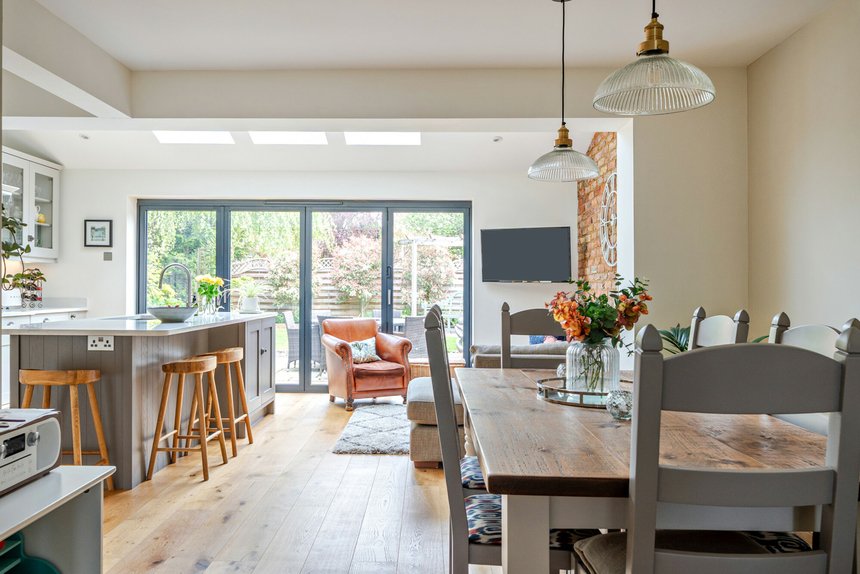 under offer whitegates close london 49132 - Gibbs Gillespie