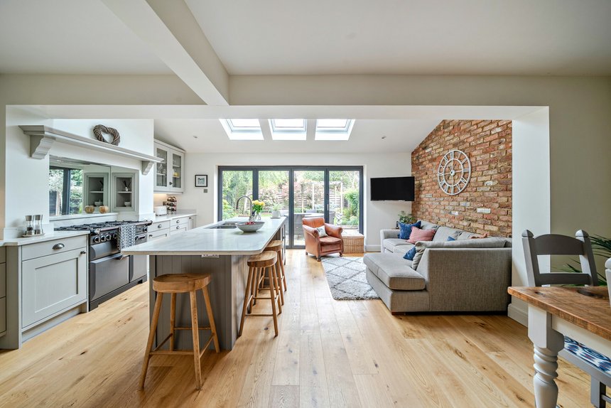 under offer whitegates close london 49132 - Gibbs Gillespie