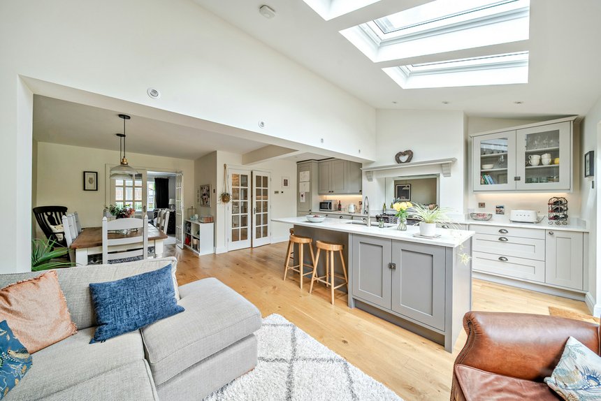 under offer whitegates close london 49132 - Gibbs Gillespie