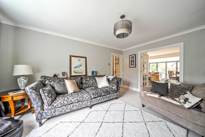 under offer whitegates close london 49132 - Gibbs Gillespie