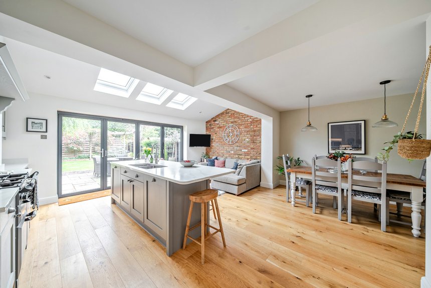 under offer whitegates close london 49132 - Gibbs Gillespie