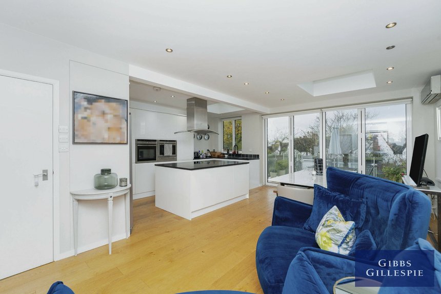 let agreed ainsdale road london 49387 - Gibbs Gillespie