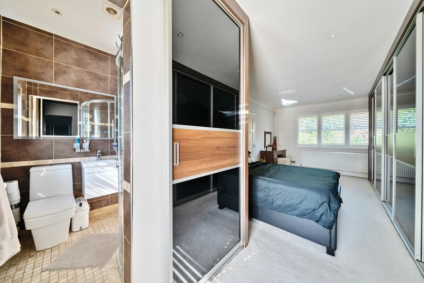 under offer field end road london 49416 - Gibbs Gillespie