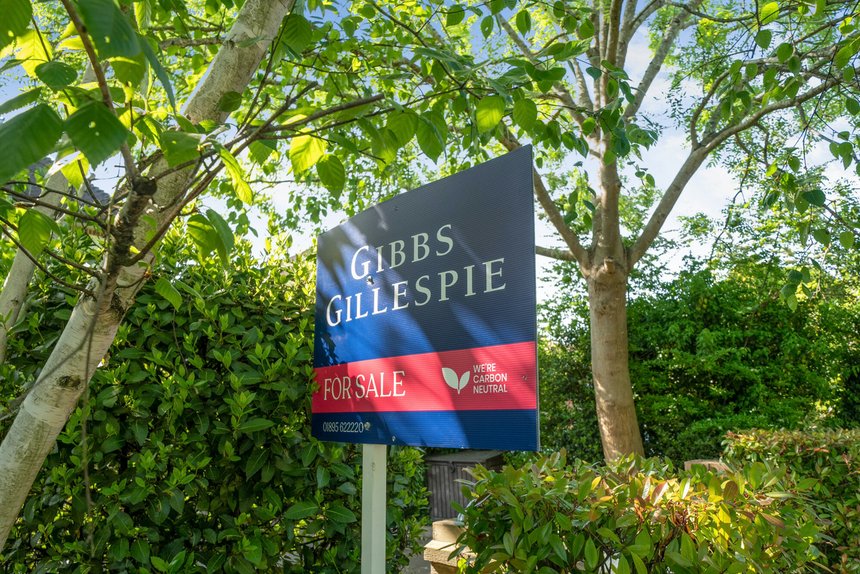 under offer field end road london 49416 - Gibbs Gillespie