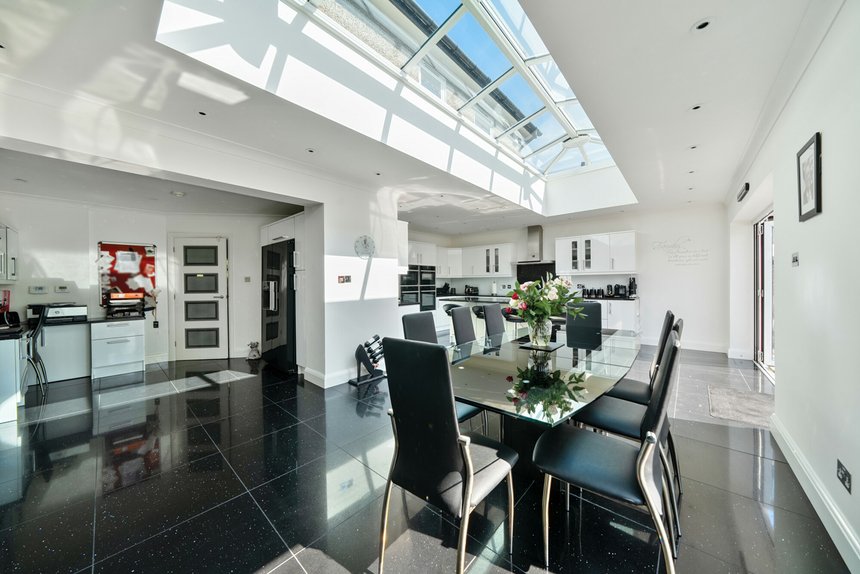 under offer field end road london 49416 - Gibbs Gillespie