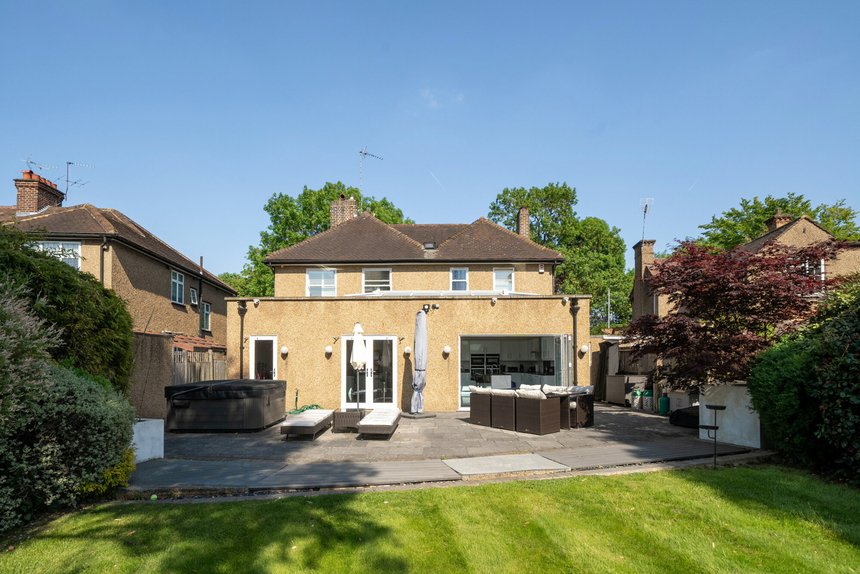 under offer field end road london 49416 - Gibbs Gillespie