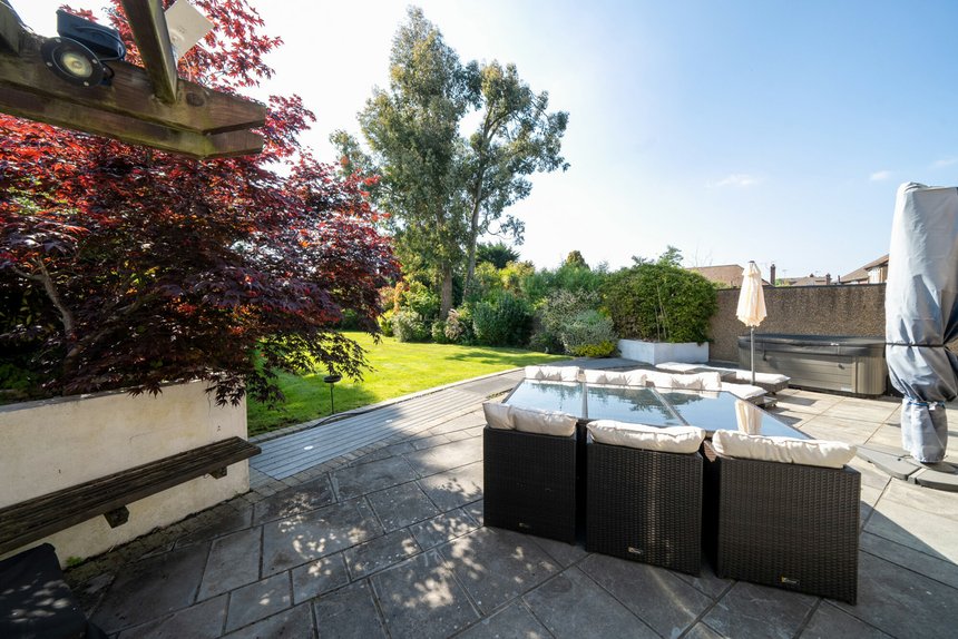 under offer field end road london 49416 - Gibbs Gillespie