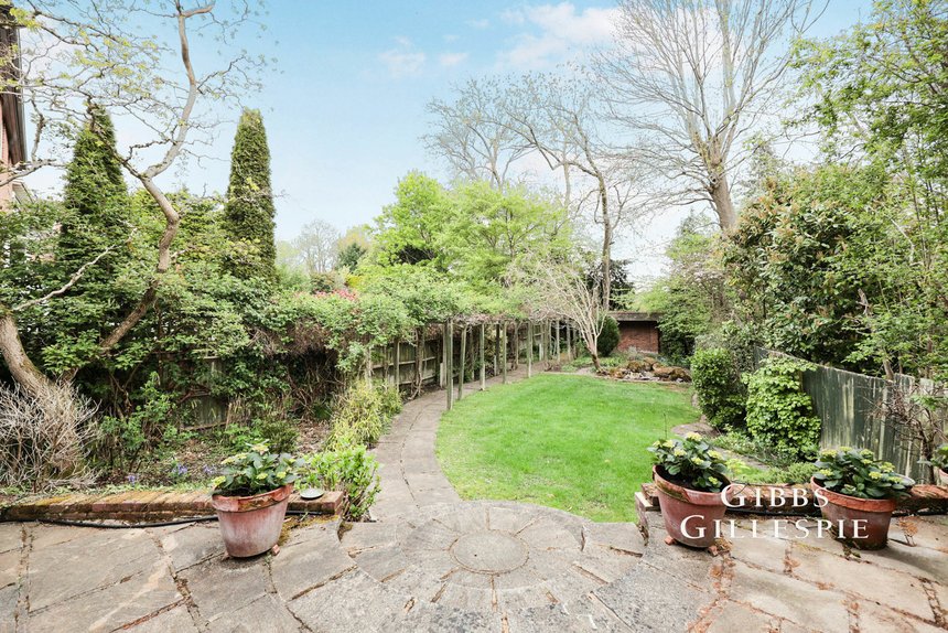let agreed woodlands london 50097 - Gibbs Gillespie